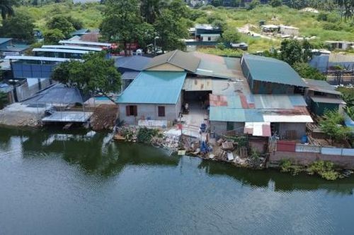 Hồ rộng hàng ngàn m2 bị 'bức tử', Hà Nội yêu cầu kiểm tra xử lý nghiêm