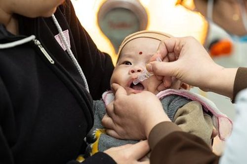 Chiến dịch 'Bảo vệ bé từ những bước đầu tiên' xây dựng niềm tin của cộng đồng vào vaccine, đặc biệt ở vùng xa