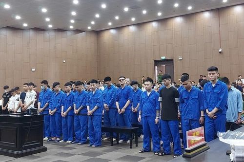 Hàng chục 'báo thủ' phải trả giá đắt vì thói 'ngông cuồng' trên đường phố