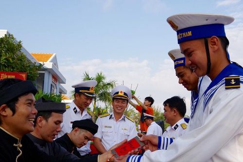 Nghĩa tình cùng biên giới, hải đảo