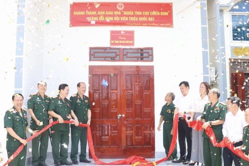 Trao tặng 80 nhà Nghĩa tình Cựu chiến binh cho hội viên nghèo tỉnh Cao Bằng