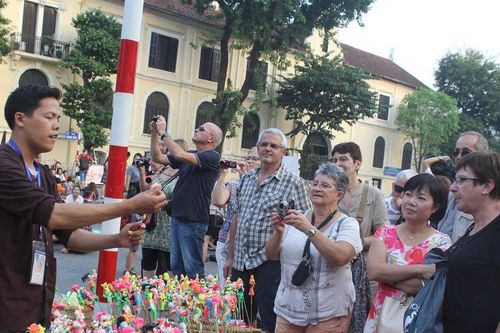 Phố đi bộ ở Hà Nội: Nhiều nhưng vẫn thiếu sức hút