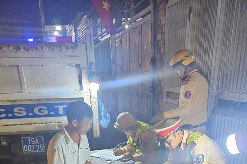 Công an Phú Thọ tăng cường xử lý tài xế điều khiển phương tiện sau khi sử dụng rượu, bia