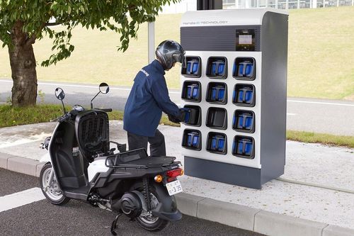 Cứ 800 m nội thành TP.HCM sẽ có 1 trạm sạc/đổi pin