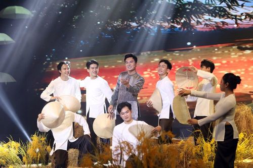 Quốc Trí 'liều mình' kết hợp dân ca, rap trong tập mở màn 'Tình bolero' 2025