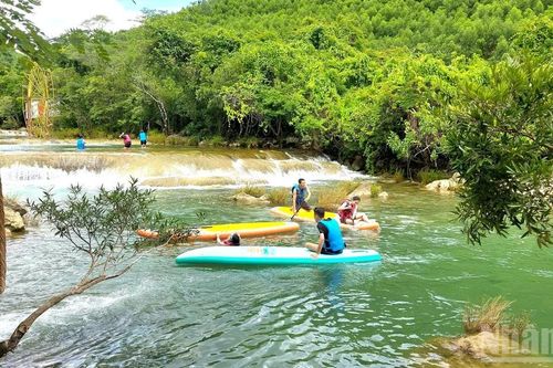 Trên những dòng suối đẹp ở Quảng Bình