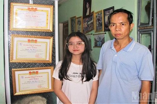 Nữ sinh mồ côi vượt khó vươn lên trong học tập