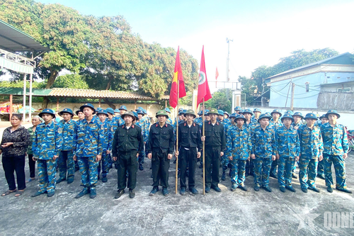 Học viện Phòng không - Không quân tổ chức hành quân dã ngoại làm công tác dân vận