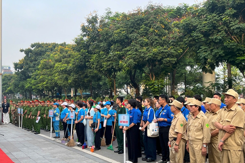 Phường Đống Đa ra quân phát động đợt cao điểm đảm bảo trật tự đô thị - an toàn giao thông - vệ sinh môi trường