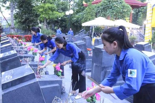 Tuổi trẻ Hà Tĩnh sôi nổi triển khai các hoạt động đền ơn đáp nghĩa