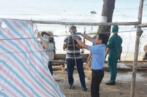 Ra quân cao điểm chấn chỉnh trật tự bãi biển Thủy Tiên (TPHCM)