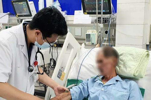Đề nghị công an xử lý vụ 2 người tử vong do ăn tiết canh, lòng heo ở Hưng Yên