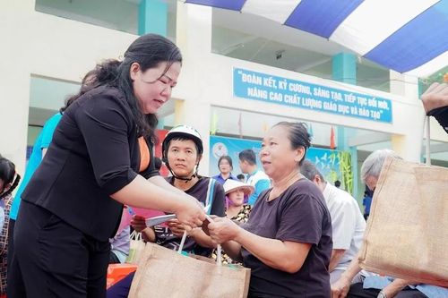 Phường Bình Hưng Hòa tổ chức 'Siêu thị 0 đồng', hỗ trợ vốn cho hội viên khó khăn
