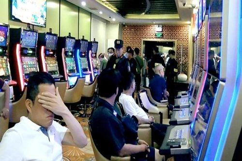 Yêu cầu 4 bị can vụ đánh bạc tại khách sạn Pullman đầu thú