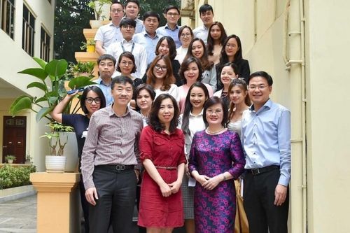 Cuộc đời tận hiến của Đại sứ Nguyễn Nguyệt Nga!