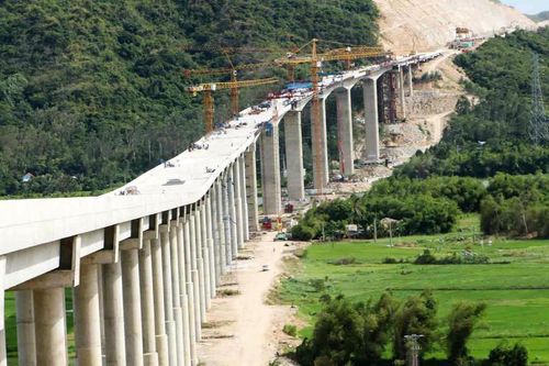 Hợp long cầu dài nhất trên Cao tốc Bắc – Nam phía Đông