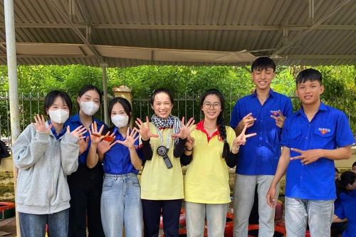 Mùa hè xanh đặc biệt của sinh viên tình nguyện nơi xã biên giới Đắk Lắk