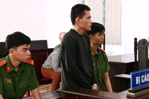 Đâm người, đốt xe ở chợ đầu mối nông sản