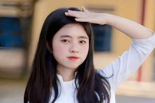 Nữ sinh mồ côi ở Đà Nẵng đạt 29 điểm khối C00 mơ thành cô giáo dạy Văn
