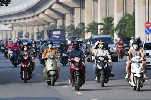 Xe điện thay xe xăng: Người dân ủng hộ nhưng vẫn chờ hạ tầng