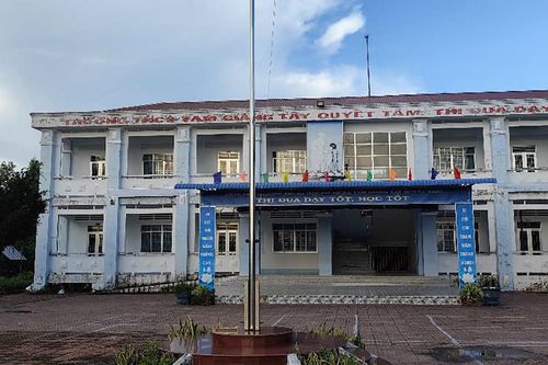 Hiệu trưởng bị tuyên 7 năm tù vì tham ô 10 triệu đồng: Đồng nghiệp nói lời thật lòng