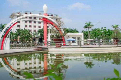 Nam sinh ở Hải Phòng bất ngờ 'trượt' sau khi đã nhập học vào lớp chuyên