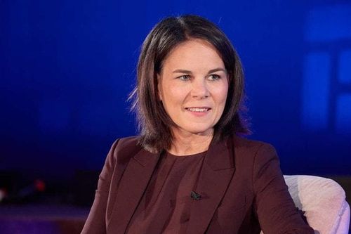 Báo Đức: Cựu Ngoại trưởng Annalena Baerbock chi gần 250 Euro mỗi ngày cho trang điểm