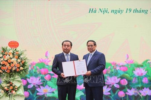 Thủ tướng Phạm Minh Chính trao Quyết định giao quyền Bộ trưởng Bộ Nông nghiệp và Môi trường