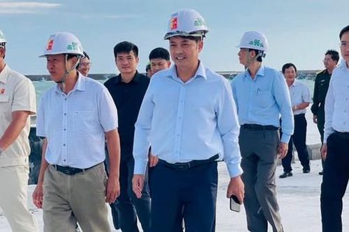 Cận cảnh dự án khu neo đậu tránh trú bão kết hợp cảng cá ở Đặc khu Phú Quý