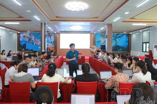 40 học viên tập huấn nghiệp vụ báo chí 'Áp dụng AI sáng tạo - Tối ưu hóa nội dung đa kênh với trí tuệ nhân tạo'