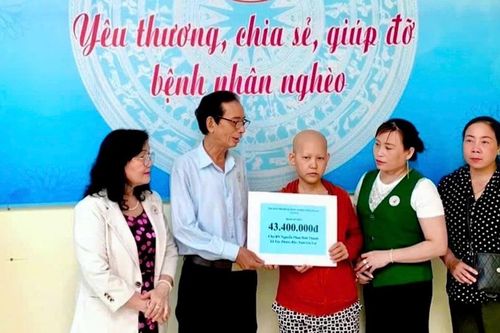 Gia Lai: Trao 43,4 triệu đồng hỗ trợ bệnh nhi mắc viêm não virus