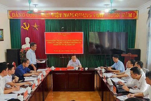 Đoàn kiểm tra số 8 của Ban Thường vụ Tỉnh ủy làm việc với Ban Thường vụ Đảng ủy xã Pu Sam Cáp
