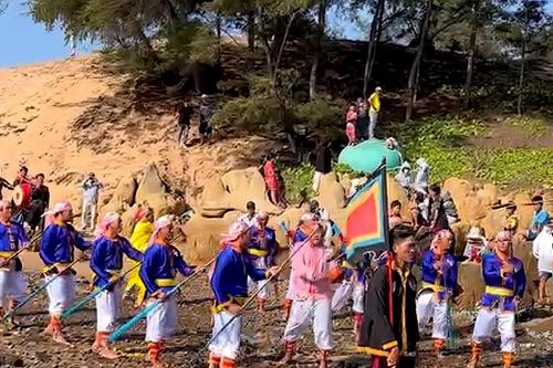 Nét đẹp văn hóa ở Lễ hội cầu ngư Lăng ông Nam Hải
