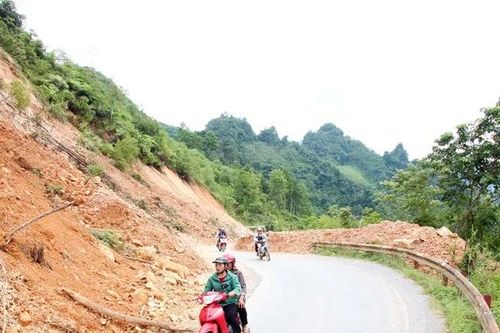 Tỉnh lộ 433 - con đường huyết mạch 'gồng mình' giữa thiên tai