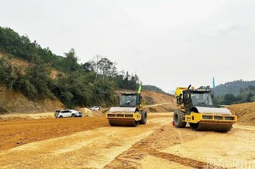 Lương Sơn tập trung phát triển đô thị công nghiệp - dịch vụ hiện đại