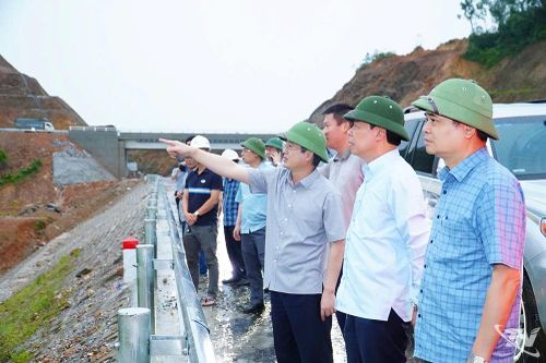 Chủ tịch UBND tỉnh Thái Nguyên kiểm tra tiến độ công trình giao thông trọng điểm