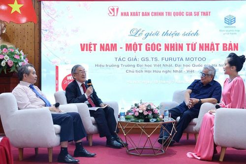Giáo sư Nhật Bản ra mắt cuốn sách độc đáo về Việt Nam