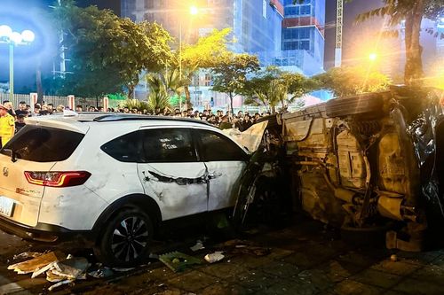 Tai nạn liên hoàn từ việc nhầm chân phanh, chân ga