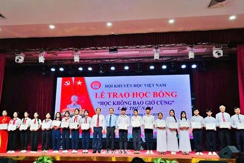 Lời dạy của Bác Hồ 'Học không bao giờ cùng' - cảm nhận từ Nghệ An