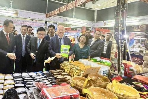 Hội chợ thương mại Việt - Lào quy mô lớn