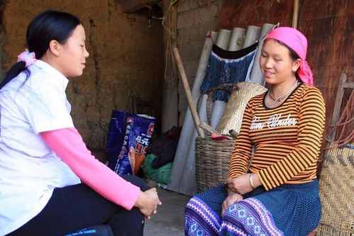 Tiêu chuẩn đối với nhân viên y tế thôn bản và cô đỡ thôn bản