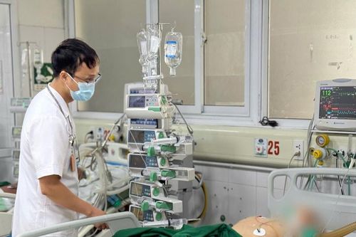 Liệt tứ chi sau một mũi tiêm giảm đau: Cái giá từ sự dễ dãi với tính mạng
