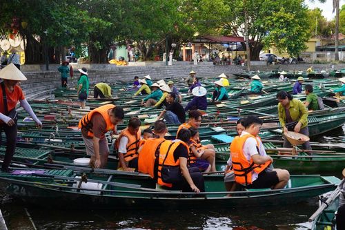 Thông tin mới vụ khách 'mắc kẹt, kiệt sức' trong dông lốc ở Ninh Bình