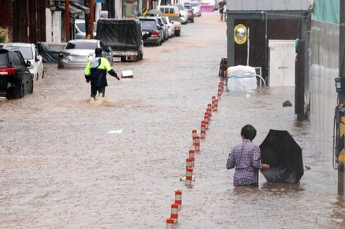 Toàn cảnh trận mưa lũ lịch sử tàn phá Hàn Quốc