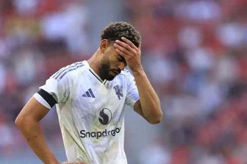 Tân binh Cunha nổi giận trong ngày ra mắt Man Utd