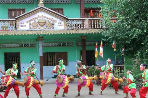 Độc đáo diễn tấu trống Sa-dăm của đồng bào Khmer