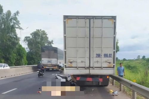 Va chạm xe tải, 3 bà cháu ở Đắk Lắk tử vong