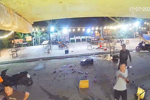 Gia Lai: Làm rõ nhóm đối tượng mang theo súng và dao đập phá tài sản ở quán nhậu
