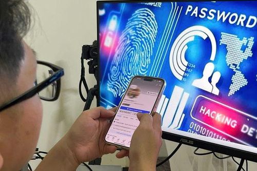Khi người trẻ tự 'bán mình' trên mạng