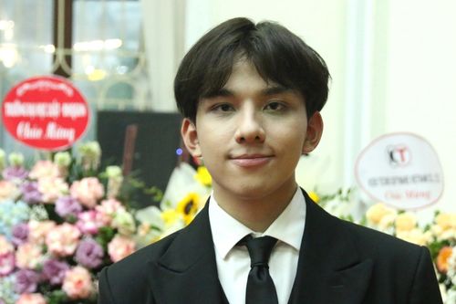 Nam sinh điển trai tốt nghiệp thủ khoa đại học, là á vương cuộc thi sinh viên